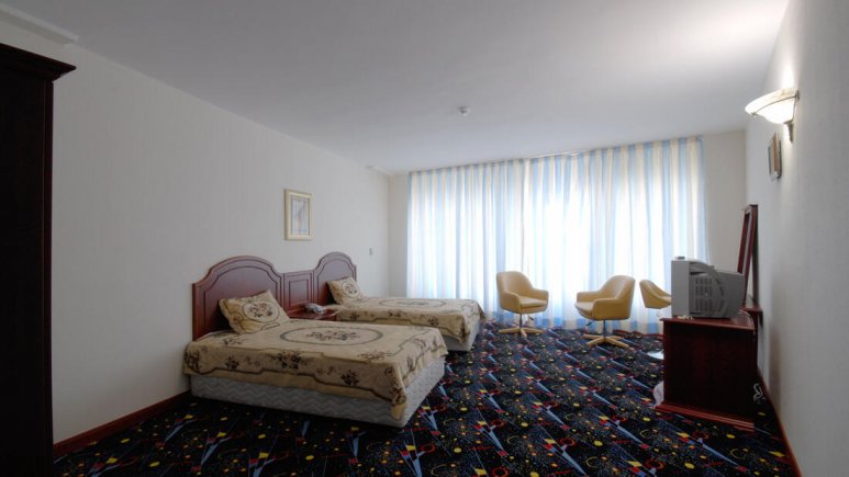 اتاق دو تخته رو به جزیره هتل ارم کیش